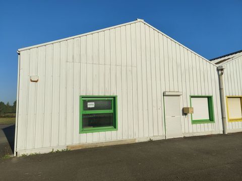   Atelier artisanal - Plumelec Atelier - 4 pi�ce(s) - 302 m�