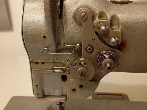 machine &agrave;   coudre professionnelle 600 83200 Le revest-les-eaux