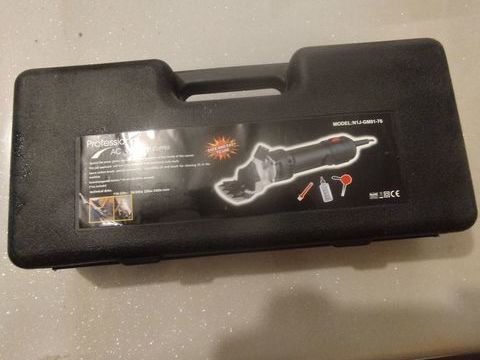 Tondeuse a moutons 200 56490 Guilliers