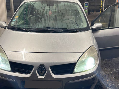 Renault Grand Sc&eacute;nic II Grand Scenic 1.9 dCi 130 Dynamique 5 pl 2008 occasion Le Havre 76610