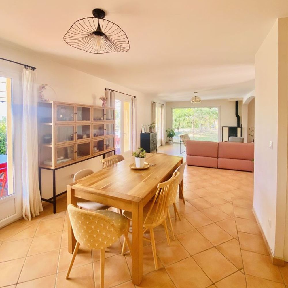 � vendre  Villa Saint-Zacharie (83640)