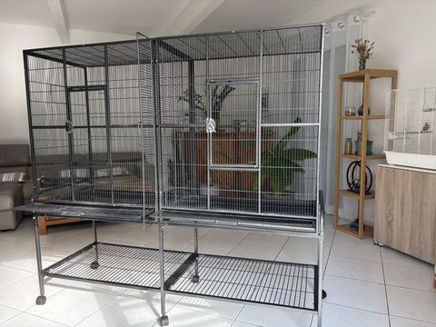 Grande voli&egrave;re int&eacute;rieur double 270 34970 Lattes