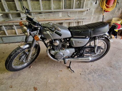 Moto HONDA 1973 occasion Samoreau 77210