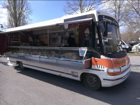 Camion magasin Camion magasin 1999 occasion Chalandray 86190