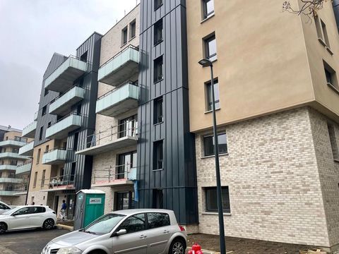   Appartement T4 avec balcons et placede stationnement sous-s Appartement - 4 pi�ce(s) - 97 m�