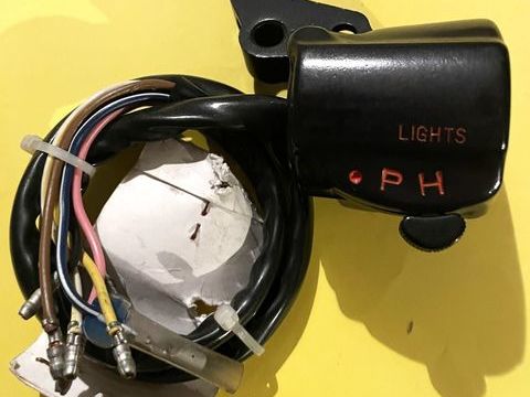 Pi&egrave;ces et &eacute;quipements Moto - Scooter - Quad Pi&egrave;ces et &eacute;quipements Moto - Scooter - Quad  occasion Vassogne 02160