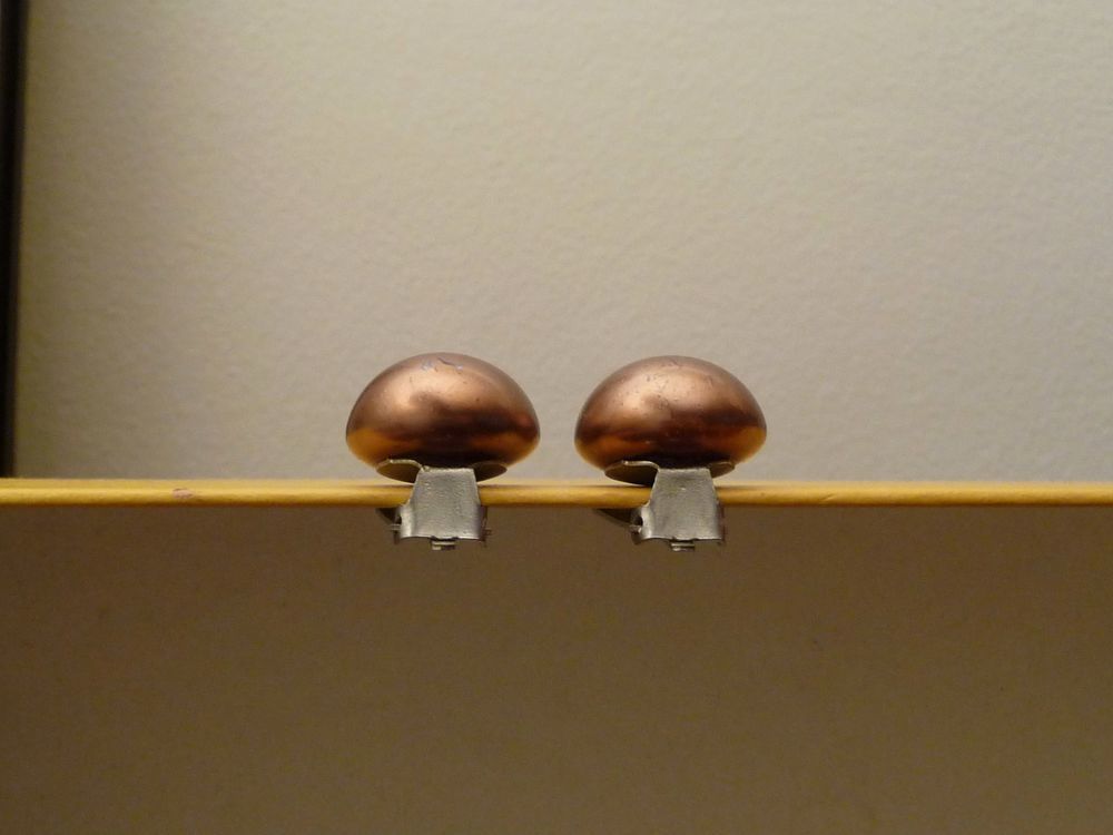Boucles D'oreilles &agrave; Clipper Demi Boule Marron et Argent&eacute; Bijoux et montres