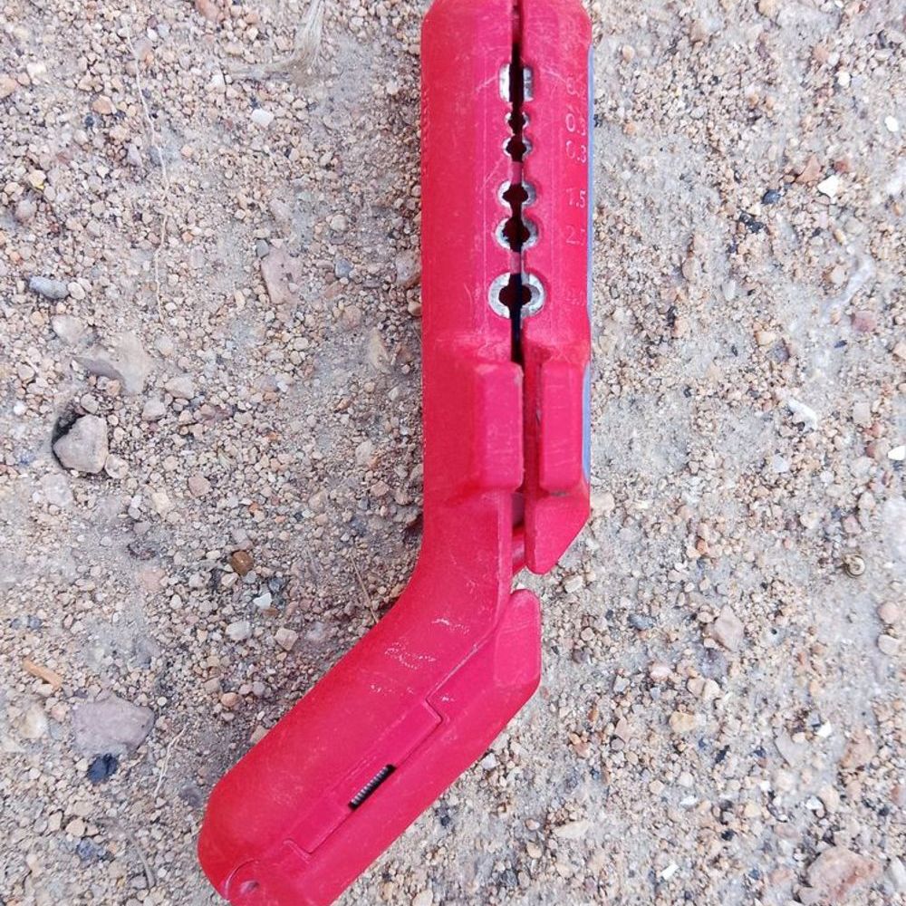 KNIPEX ErgoStrip Outil &agrave; d&eacute;gainer droitier Bricolage