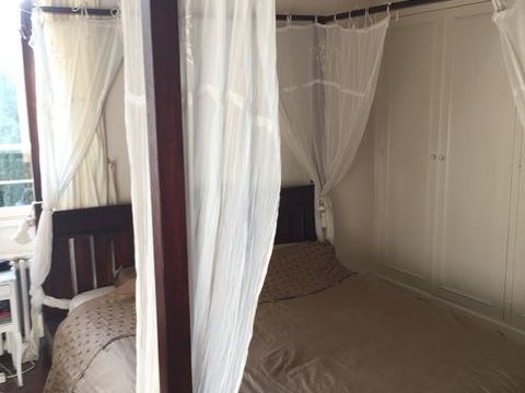  vendre beau lit exotique en bois King bed et matelas avec 200 Menton (06)