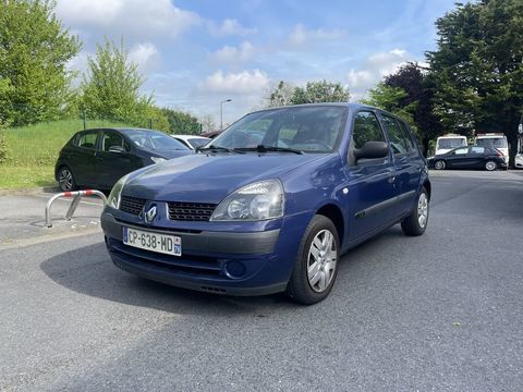 Renault Clio II Clio 1.2i Authentique 2003 occasion &Eacute;ragny 95610