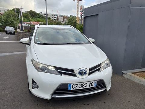 Toyota Auris Touring Sports Hybride 136h Dynamic 2013 occasion Saint-Gilles Les Bains 97434