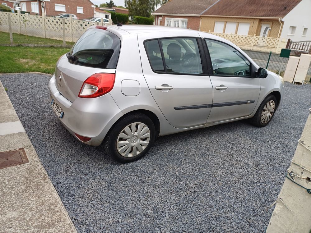 Clio III Tce 100 eco2 Expression 2009 occasion 62440 Harnes