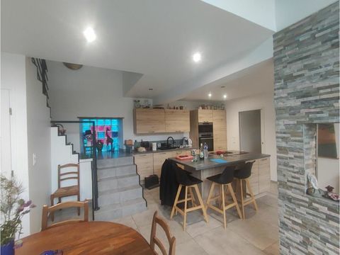   Maison F6 Maison - 6 pi�ce(s) - 110 m�