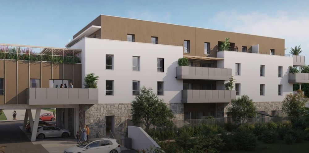   Nîmes (30000)
