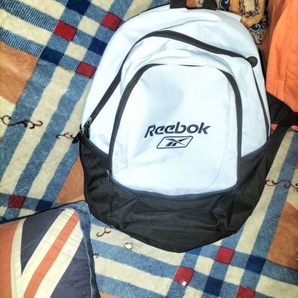 Sac a dos Reebok waterproof quasi neuf Maroquinerie