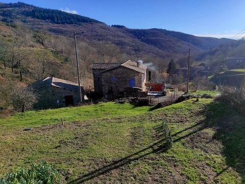   Maison de pays en pierre - Toitures neuves - Fort potentiel  Maison - 10 pi�ce(s) - 200 m�