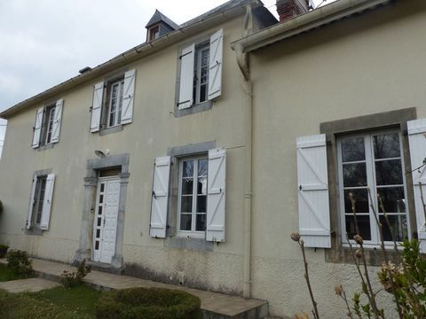   Maison de caract�re - 205m � Maison - 6 pi�ce(s)