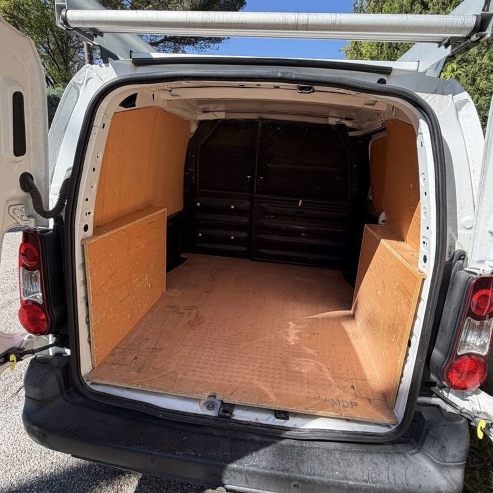 Partner PARTNER FOURGON STANDARD 1.6 BLUEHDI 100 BVM5 PREMIUM 2017 occasion 13100 Aix-en-Provence