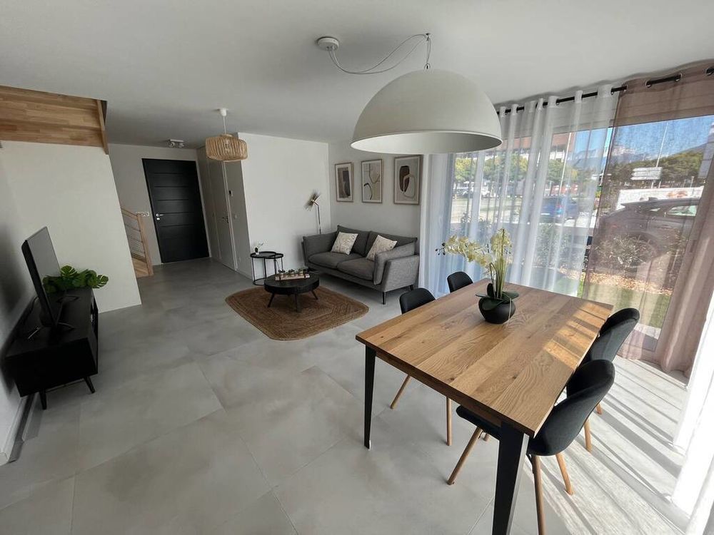 Maisons neuves   Groisy (74570)