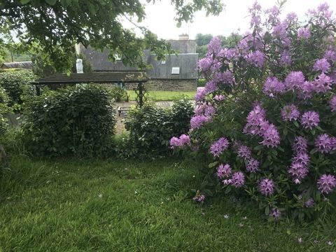   Grande maison avec 2 gites, piscine dans un village tranquil Maison - 11 pi�ce(s) - 208 m�