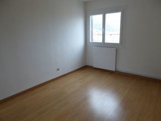  Appartement à louer 4 pièces 75 m²