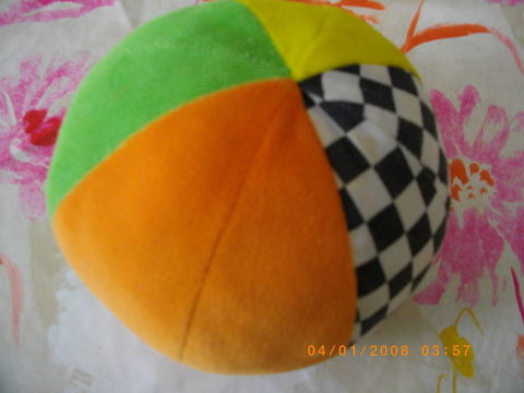 PETIT BALLON MULTICOLORE EN MOUSSE POUR ENFANT 2 Perros-Guirec (22)