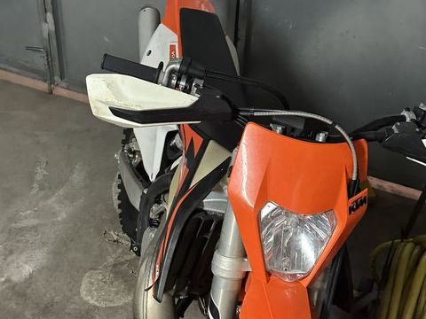 Moto KTM 2019 occasion Saint-Leu 97424