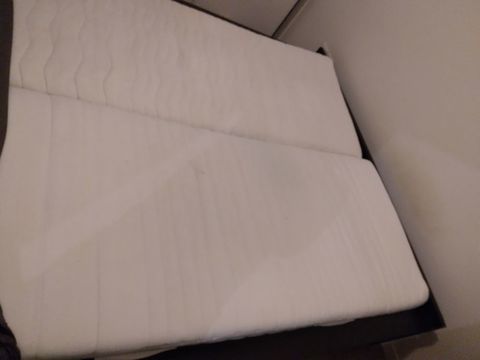 VEND LIT  A LATTES TETE RELEVABLE 200 Chaponost (69)