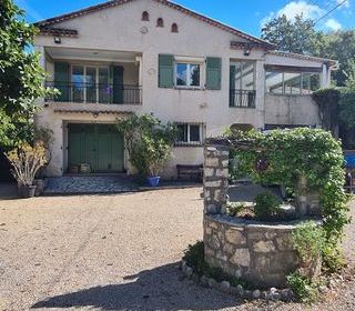  Appartement � louer 5 pi�ces 140 m�