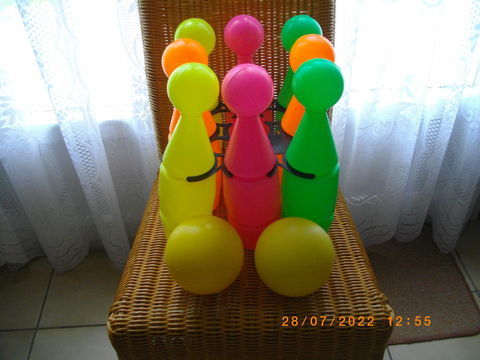 JEU DE HUIT QUILLES + DEUX BOULES POUR ENFANT 10 Perros-Guirec (22)