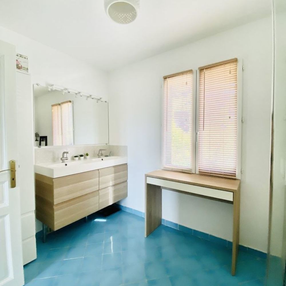 � vendre  Villa Saint-Zacharie (83640)