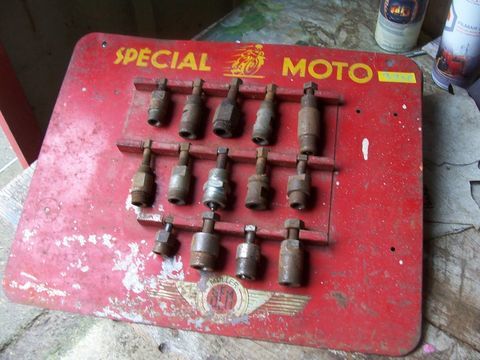 Pi&egrave;ces et &eacute;quipements Moto - Scooter - Quad Pi&egrave;ces et &eacute;quipements Moto - Scooter - Quad  occasion Le Sequestre 81990