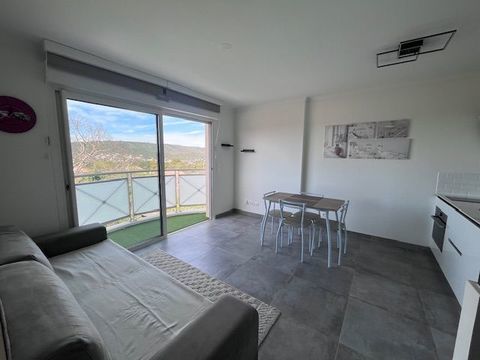   Studio avec vue d�gag�e ? Dernier �tage avec ascenseur Appartement - 1 pi�ce(s) - 28 m�