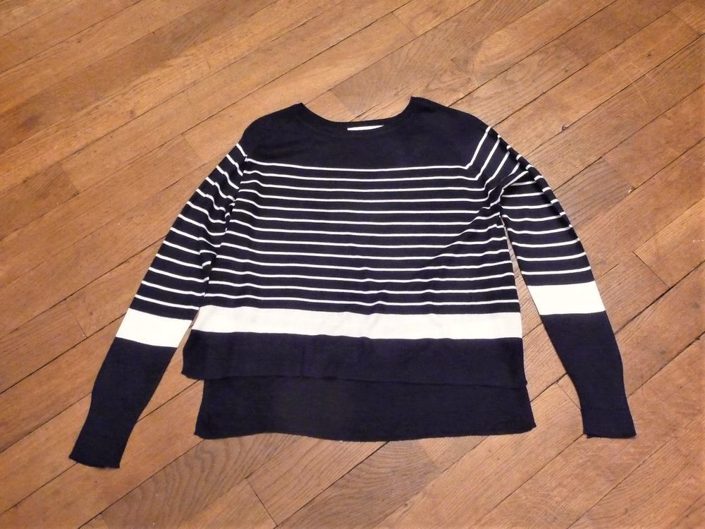 Pull L&eacute;ger Bleu Marine &agrave; Rayures Horizontales Blanc- Zara Vêtements
