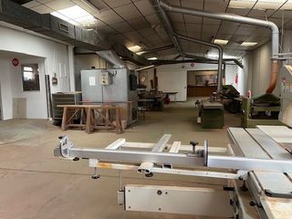  Atelier � vendre 15 + pi�ces 2000 m�