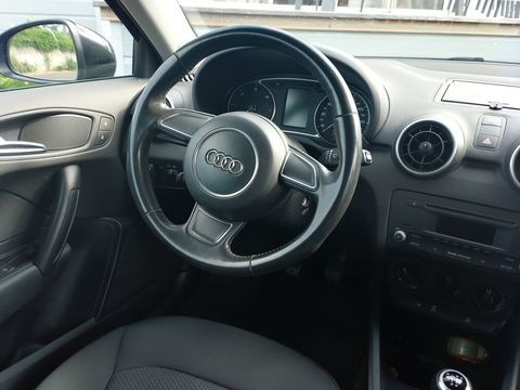 Audi A1 1.6 TDI 90 Attraction 2011 occasion Jard-sur-Mer 85520