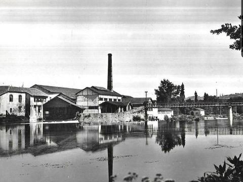   USINE  Atelier - 1 pi�ce(s) - 1000 m�