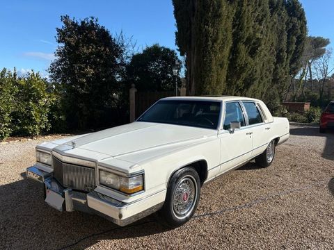 Cadillac Fleetwood Sedan Gold 4.5 A 1992 occasion Nice 06000