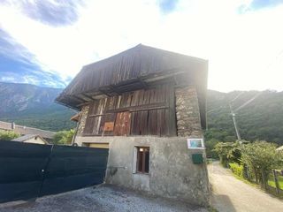  Remise / Grange � vendre 3 pi�ces 180 m�