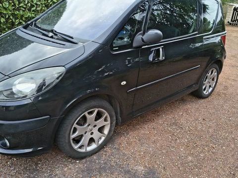 Peugeot 1007 1.6Hdi Sporty