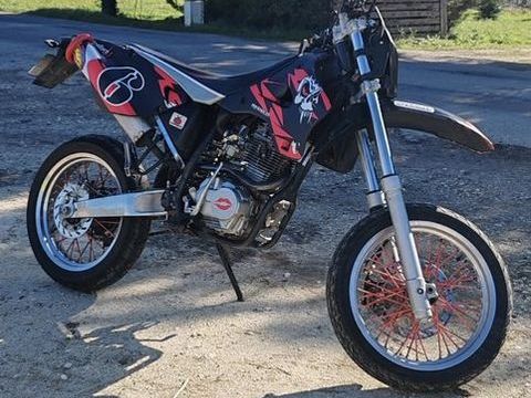 Moto AJP 2005 occasion Hendaye 64700