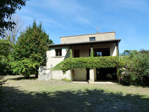   Grande maison avec terrain. Maison - 9 pi�ce(s) - 155 m�