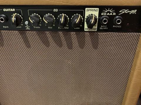 Vend guitare et enceinte 3000 Miribel (01)