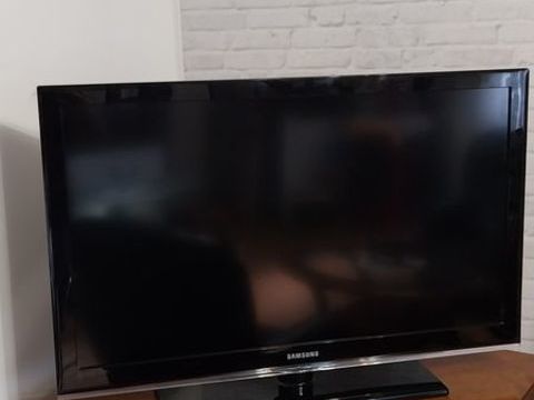 Téléviseur Samsung écran 102 cm Châteaumeillant (18)