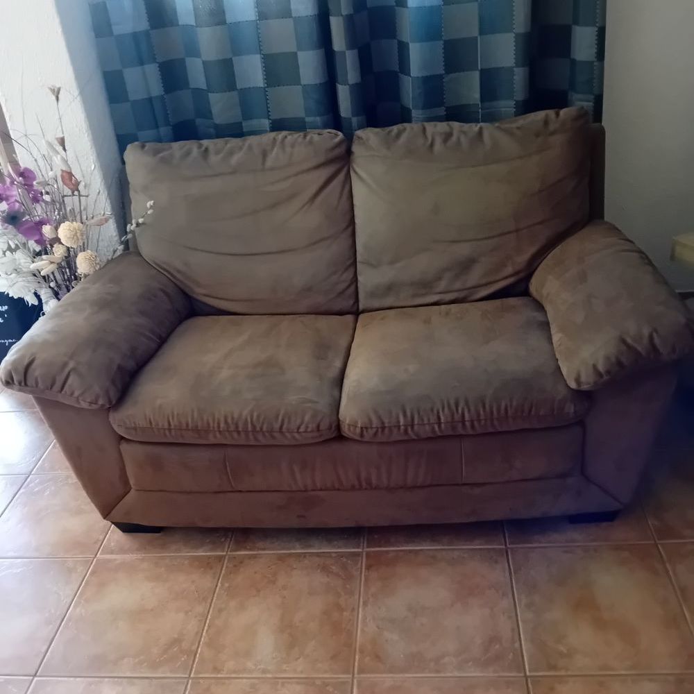 CANAPE 2 PLACES EN TISSU MARRON 150€ Meubles