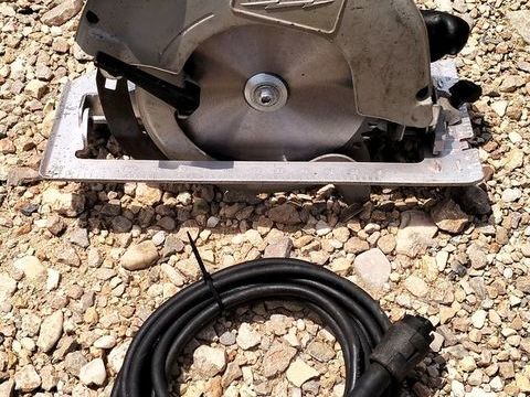 MILWAUKEE Scie Circulaire scs 65 q 1900w 190 mm 220 Saint-Jean-de-Fos (34)