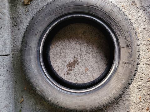 Pi&egrave;ces et &eacute;quipements Voiture Pneu voiture - roue  occasion Montb&eacute;liard 25200