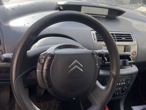 Citro&euml;n C4 1.4i 16V Attraction 2008 occasion Puteaux 92800
