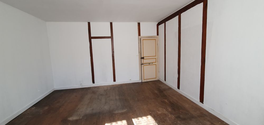 Maison 6 pièces 156 m² · à Lusignan · 156 m² · 134 500 €