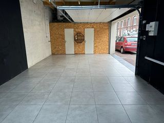  Parking / Garage à louer 80 m² Lille
